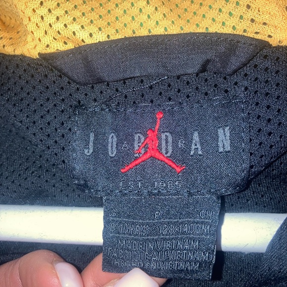 Boys Jumpman Jordan windbreaker jacket. Like new. Size small. Ages 8-10 - Picture 3 of 7